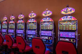 Trải nghiệm casino trực tiếp với dealer chuyên nghiệp và giao diện tiếng Việt